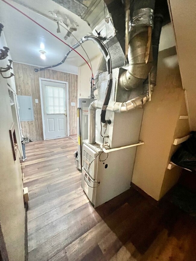 Building Photo - NEW LISTING! 3 Bedroom House!