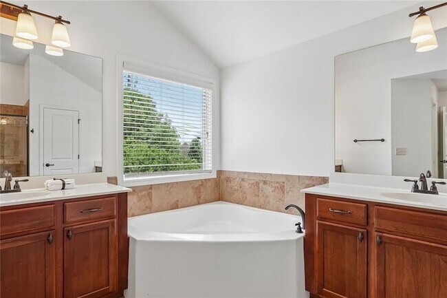 Building Photo - 5811 Kendrix Ridge Dr
