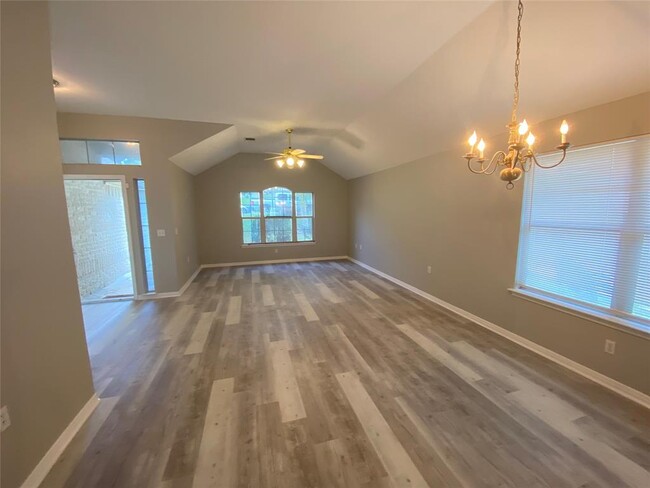 Building Photo - 5710 Lark Creek Dr