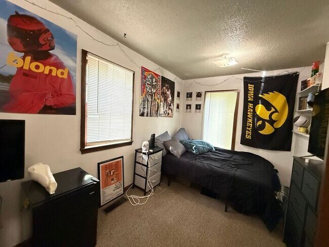 Building Photo - $2,700 | 4 Bedroom, 2 Bathroom Duplex | NO PETS | Available for August 1st, 2026 Move In!