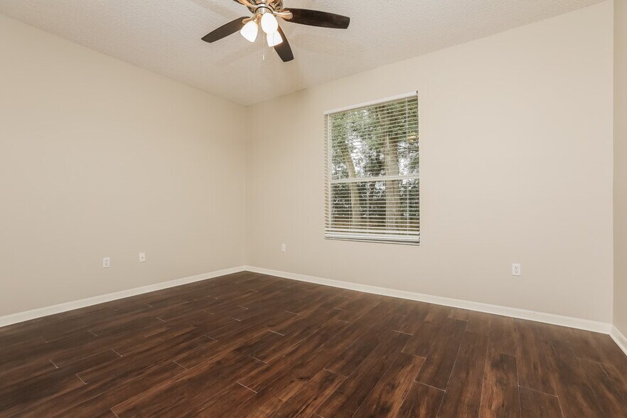 Building Photo - 233 Bluff Pass Dr