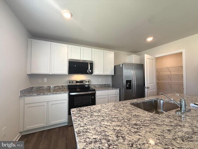 Building Photo - 345 Anconas Blvd