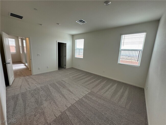 Building Photo - 5548 Hill Spire St