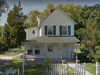 Building Photo - 3 Bedroom 2 Bath SFH