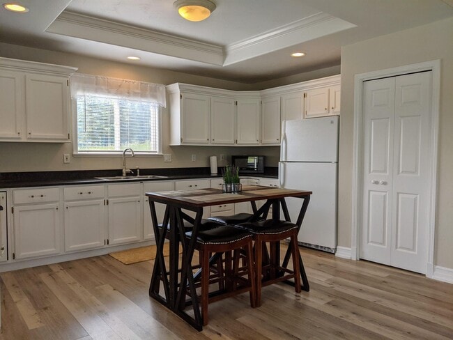 Building Photo - 60 Jewel Trl