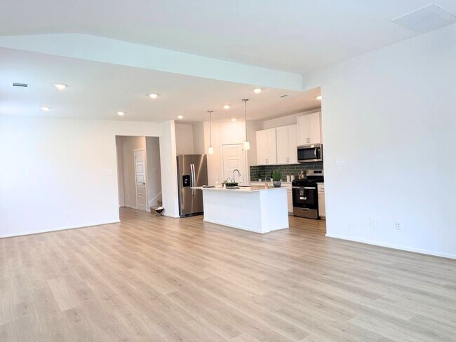Building Photo - 16238 Parish Pointe Ct