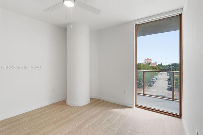 Building Photo - 3900 Alton Rd