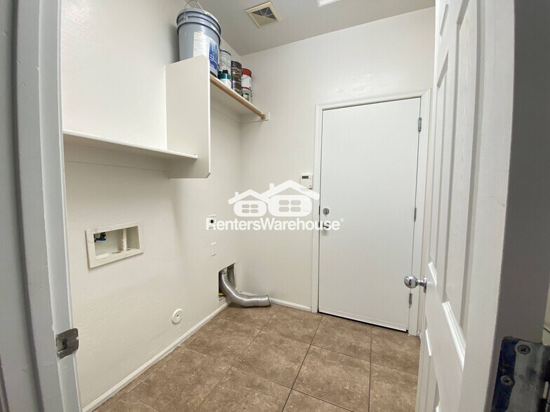 Building Photo - 44430 Caven Dr