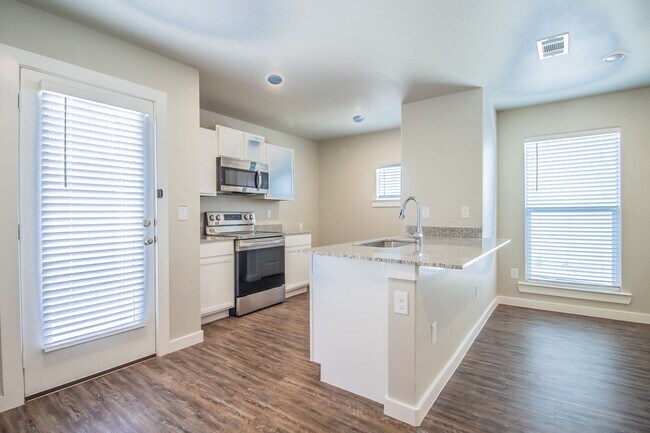 Building Photo - New Build Home - 2 bed 2 bath - Wolfforth, TX