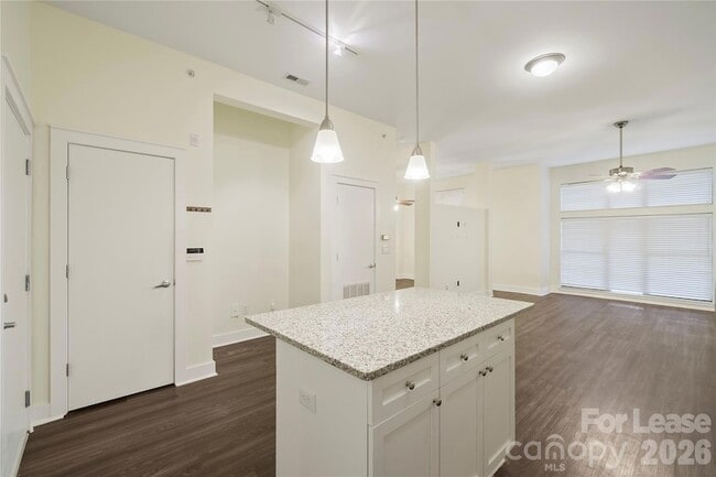 Building Photo - 716 N Davidson St