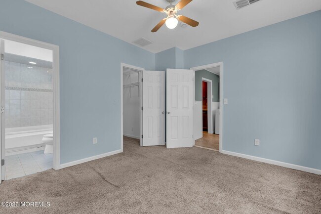 Building Photo - 1232 Pine Tree Way