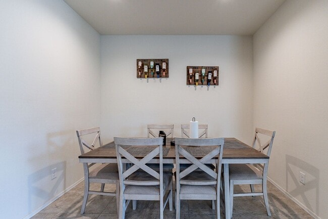 Building Photo - Serene 3-Bedroom 2-Bath 3 Car Garage Retre...