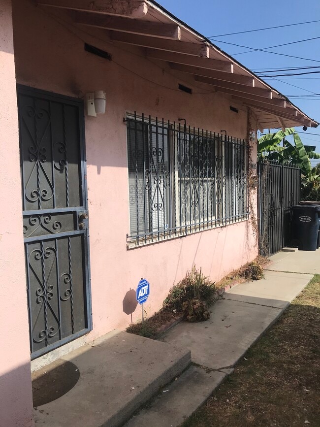 Exterior Area - 1235 W 107th St