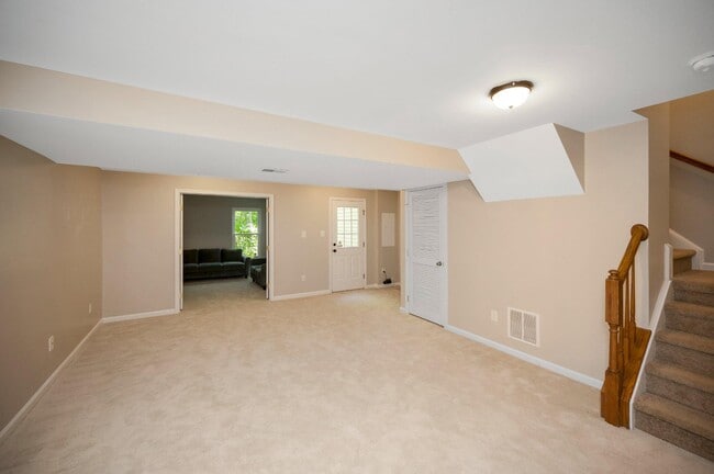 Building Photo - 9705 Becker Ct
