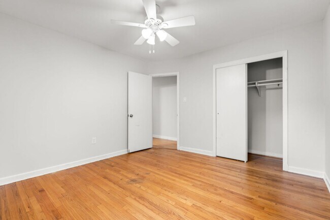 Building Photo - 3 Bed 2 Bath - Takoma Park Split Level - 1...