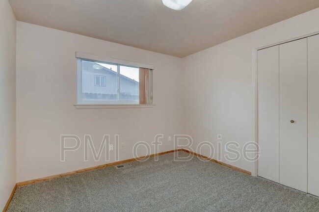 Building Photo - 810 N Horton St