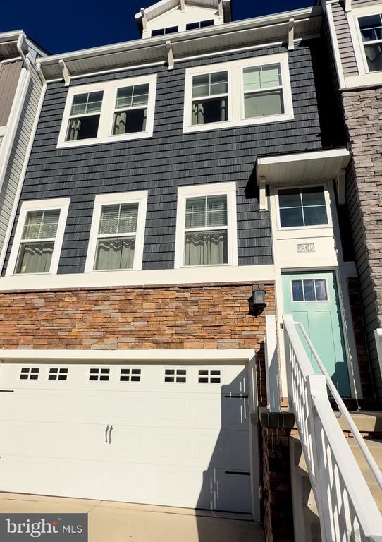 Building Photo - 36046 Auburn Wy