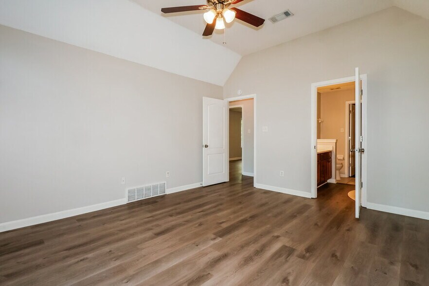 Building Photo - 1341 Broadstone Ln