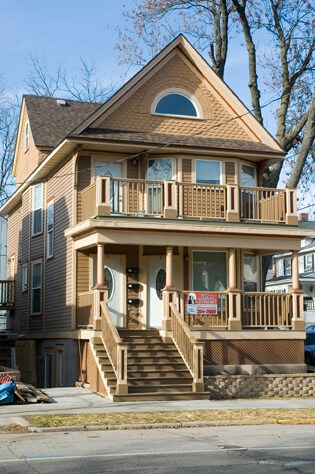 Building Photo - 524 E Johnson St