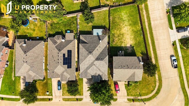 Building Photo - Charming two-story brick home in the desir...