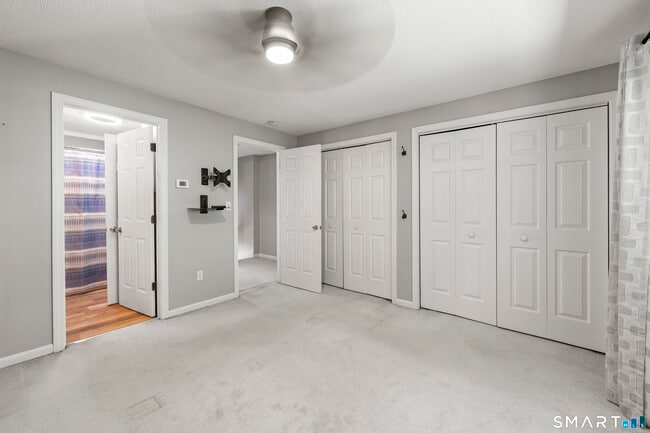 Building Photo - 135 Fairway Dr