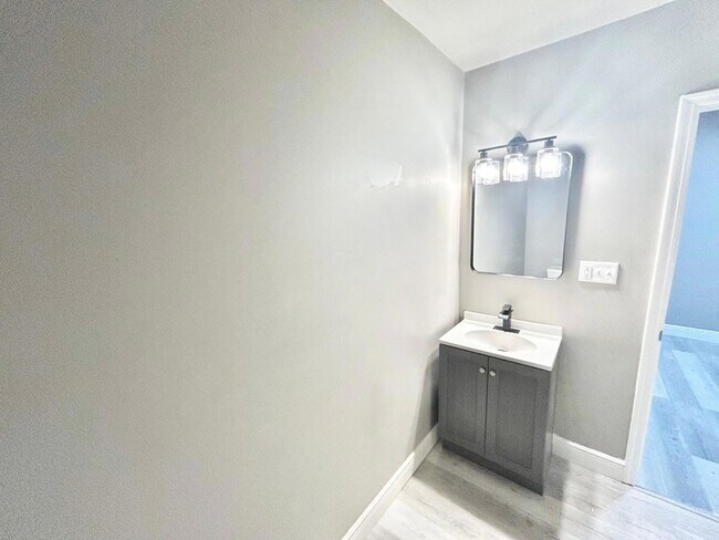 Building Photo - 3964 Washington Street Unit 2f