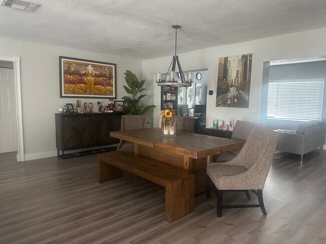 Building Photo - 7204 NW 77th St