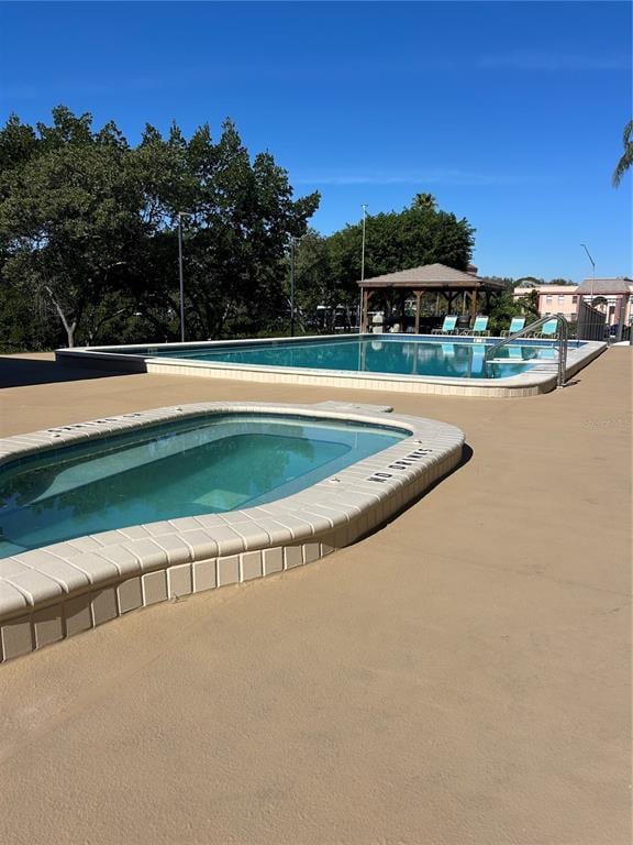 Building Photo - 7050 Sunset Dr S