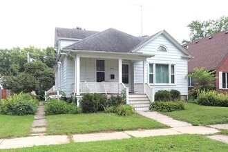 Building Photo - 413 W Jackson St