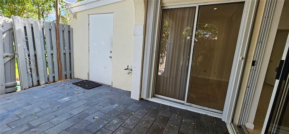 Building Photo - 1464 Springside Dr