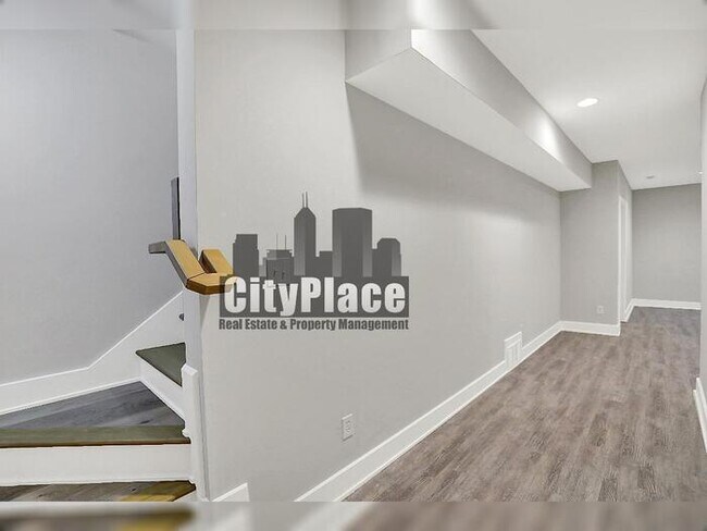 Building Photo - 2008 Yandes St