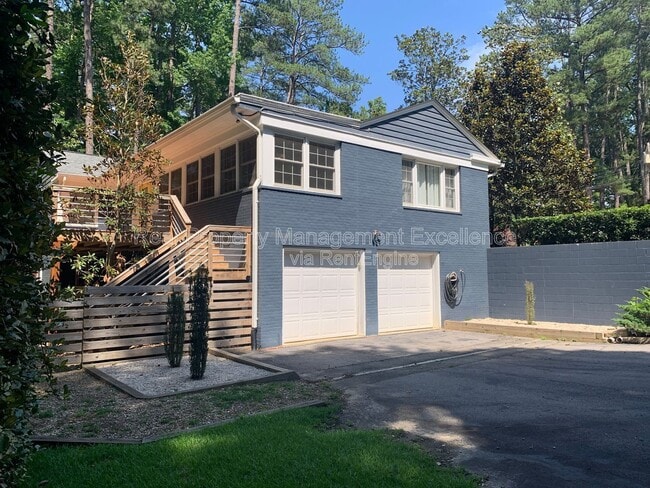 Building Photo - 620 Carr St
