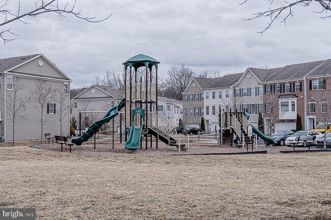 Building Photo - 6748 Green Mill Way