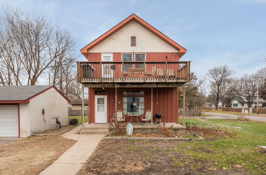 Primary Photo - 579 7th Ave