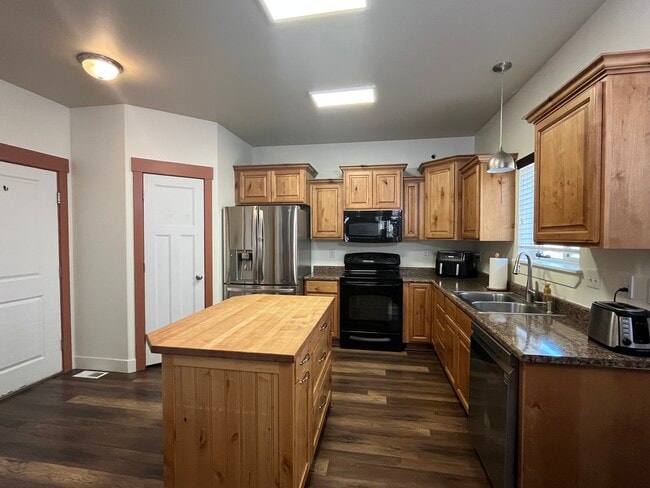 Building Photo - 7552 Lexi Loop