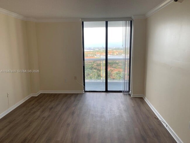 Building Photo - 20505 E Country Club Dr