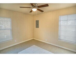 Building Photo - Cozy Remodeled Home Near Downtown