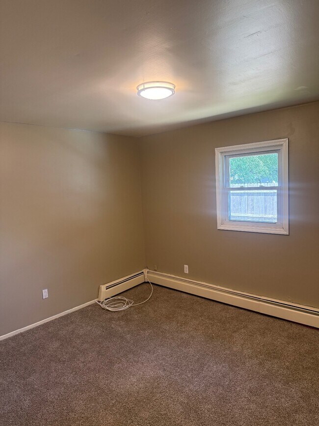 Building Photo - 40 Fairview Dr