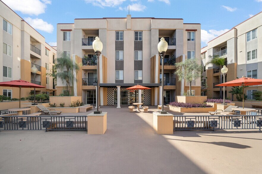 Building Photo - 360 W Ave 26 Ave