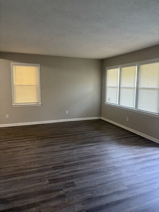 Building Photo - 2144 St Elmo Ave