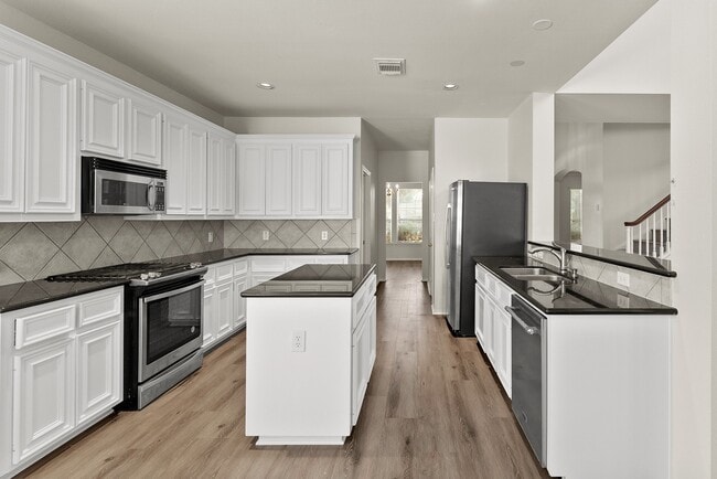 Building Photo - 18106 Castle Rain Dr