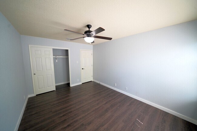 Building Photo - Great 4 Bedroom, 2.5 Bathroom Home Now Ava...