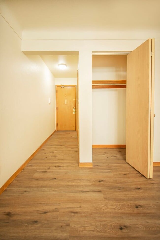 Building Photo - Midtown Apartments