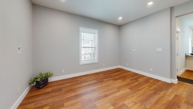 Building Photo - 1726 Forest Ave