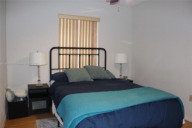Building Photo - 16405 Sapphire St