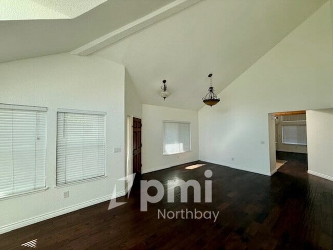 Building Photo - 1126 Meadowlark Dr