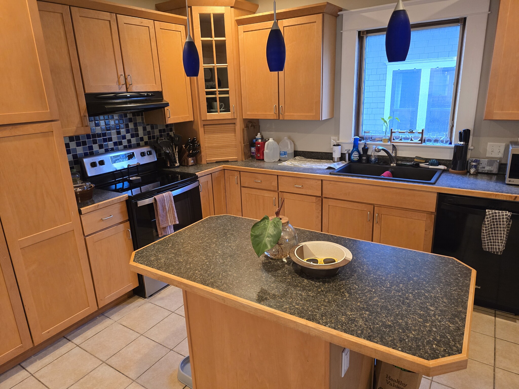 kitchen - 407 N Arsenal Ave