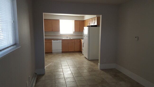 Building Photo - 1109 W Plum St