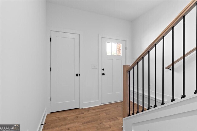 Building Photo - 3376 Macaiva Aly