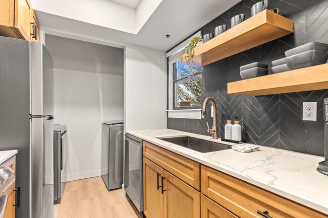 Building Photo - 2 BD & 2 BA | FURNISHED | TV and Internet Included | Pet Considered- Fees apply